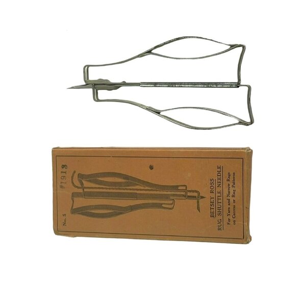 Vintage Rag Rug Shuttle Needle Punch No 5 Betsey Ross Yarn or Rags Original Box - Picture 1 of 8